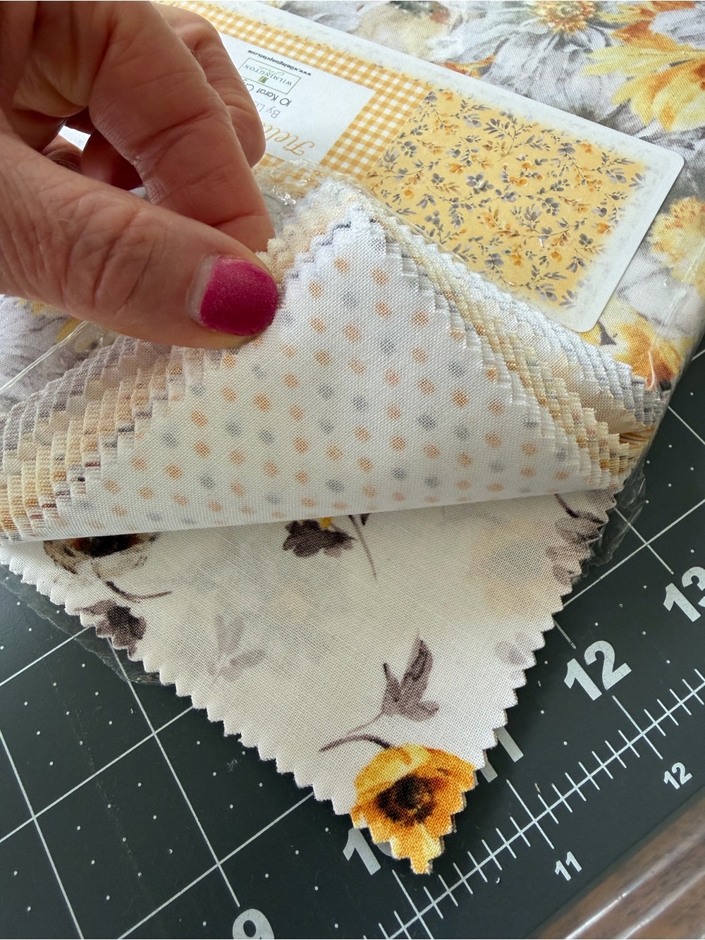 Fields Of Gold….Layer Cake, 10in Squares Fabric/Material - Picture 11 of 13